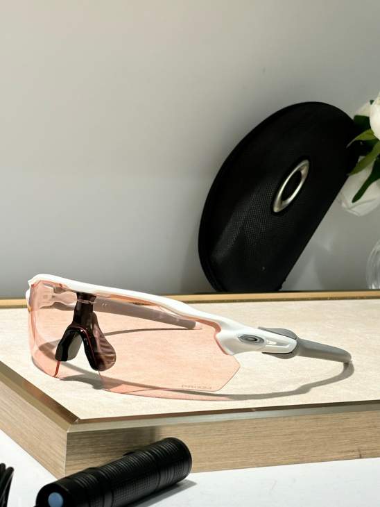 Picture of Oakley Sunglasses _SKUfw66124829fw